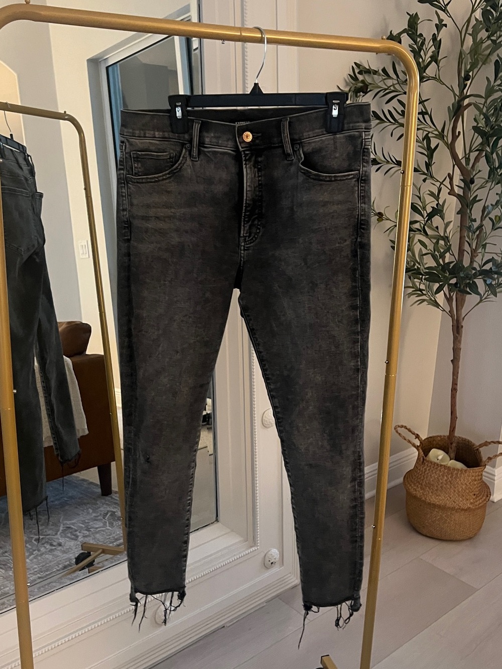 Express Women's Black Washed Skinny Jeans